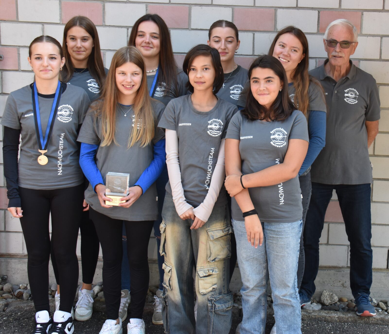 Das Nachwuchsteam der Sportschützen Mettauertal vermochte mit viel Frauen-, bezw. Mädchen-Power zu überzeugen. Nur der Betreuer war männlich.